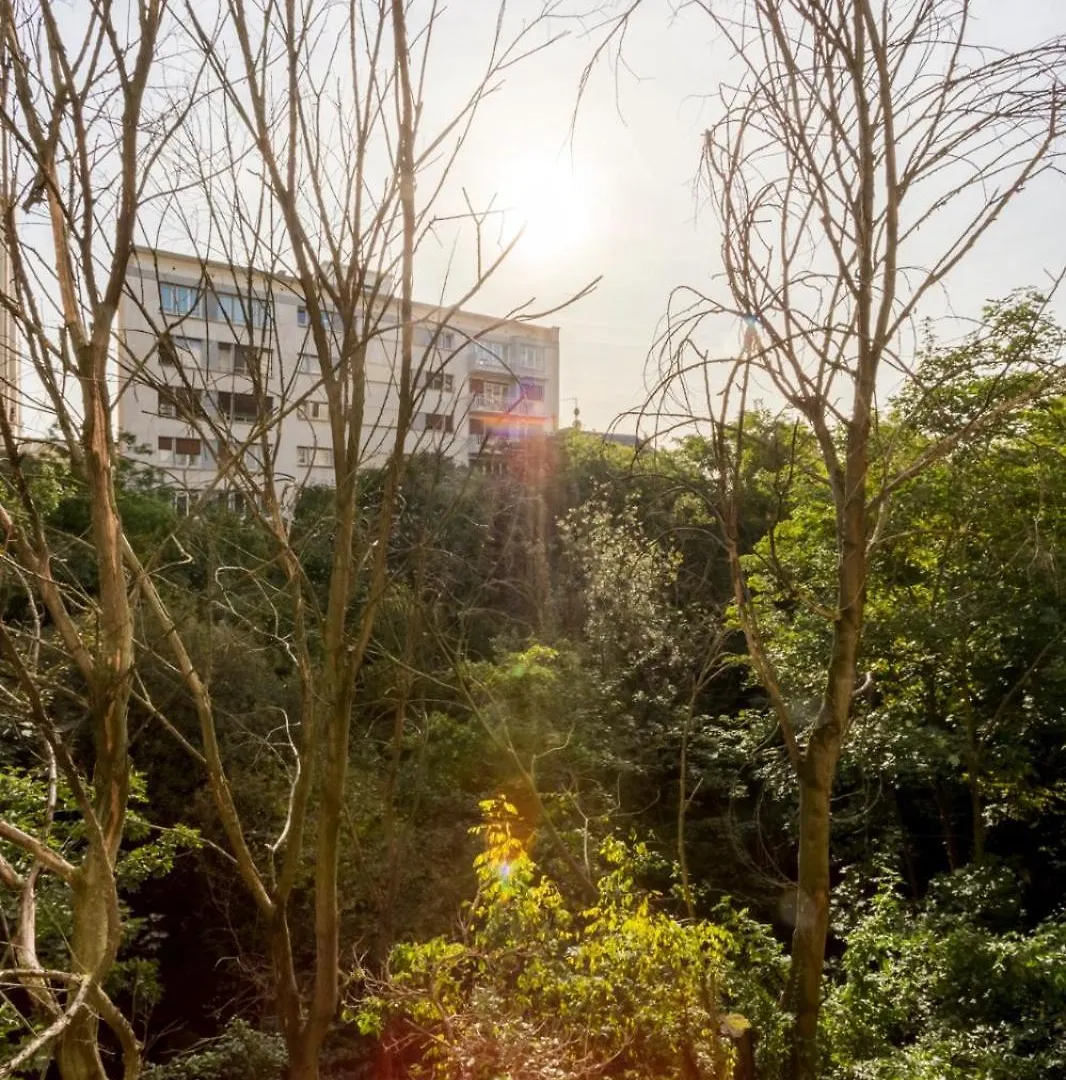 Apartment Calme Dans La Verdure 16e Paris